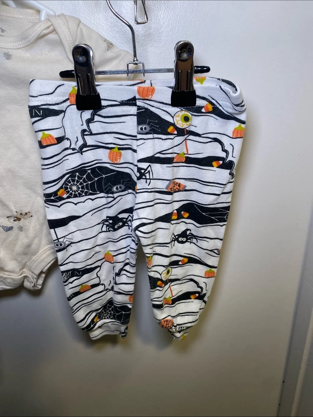 Gerber, Little one,Carter, White & Neutral Printed Baby One-Piece Footies Set